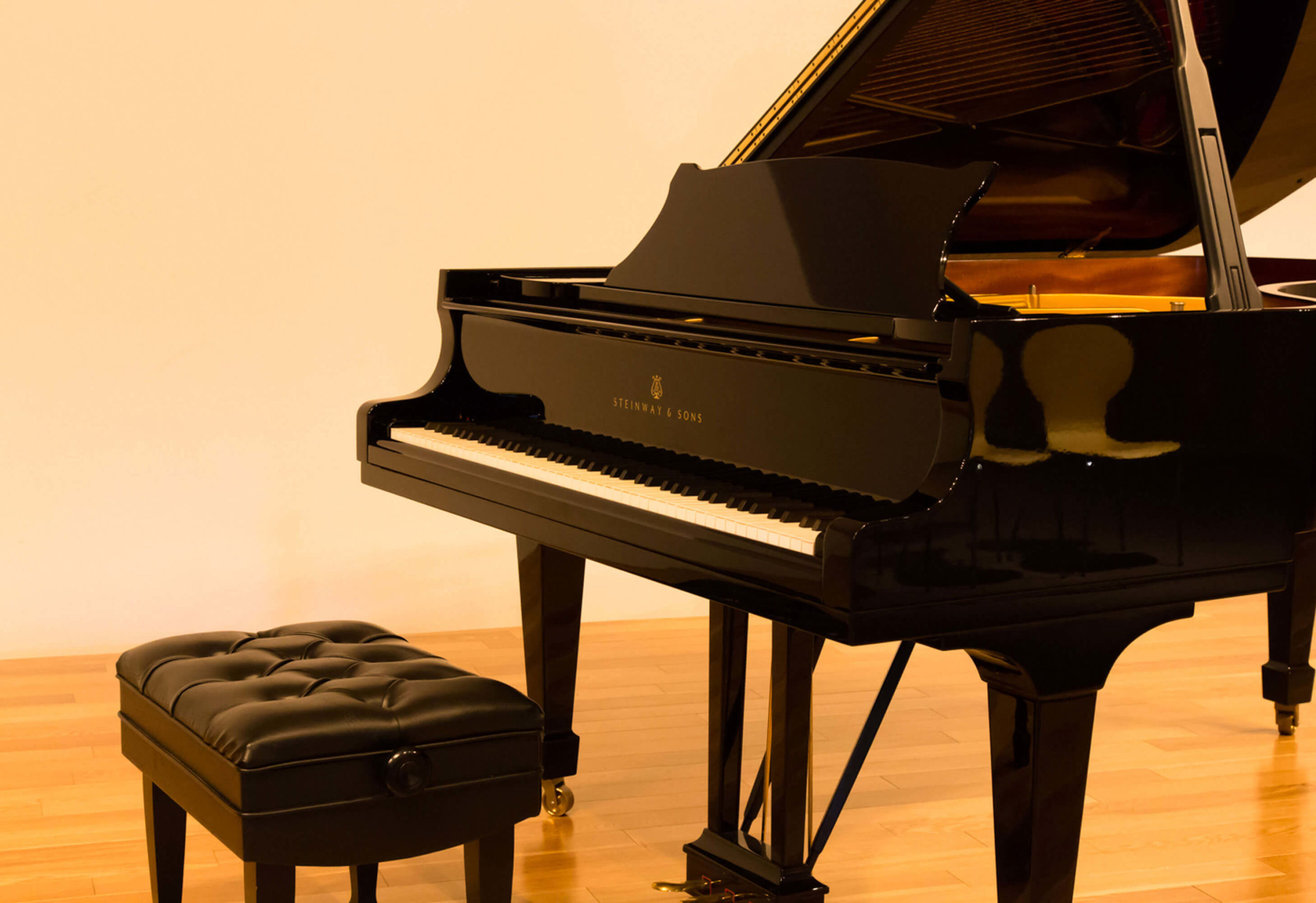 最北端の「スタインウェイピアノ」 | えびなイベントホール
