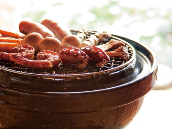 長谷園 伊賀焼の燻製土鍋 いぶしぎん 小(いぶしぎん): 三重｜いいもの