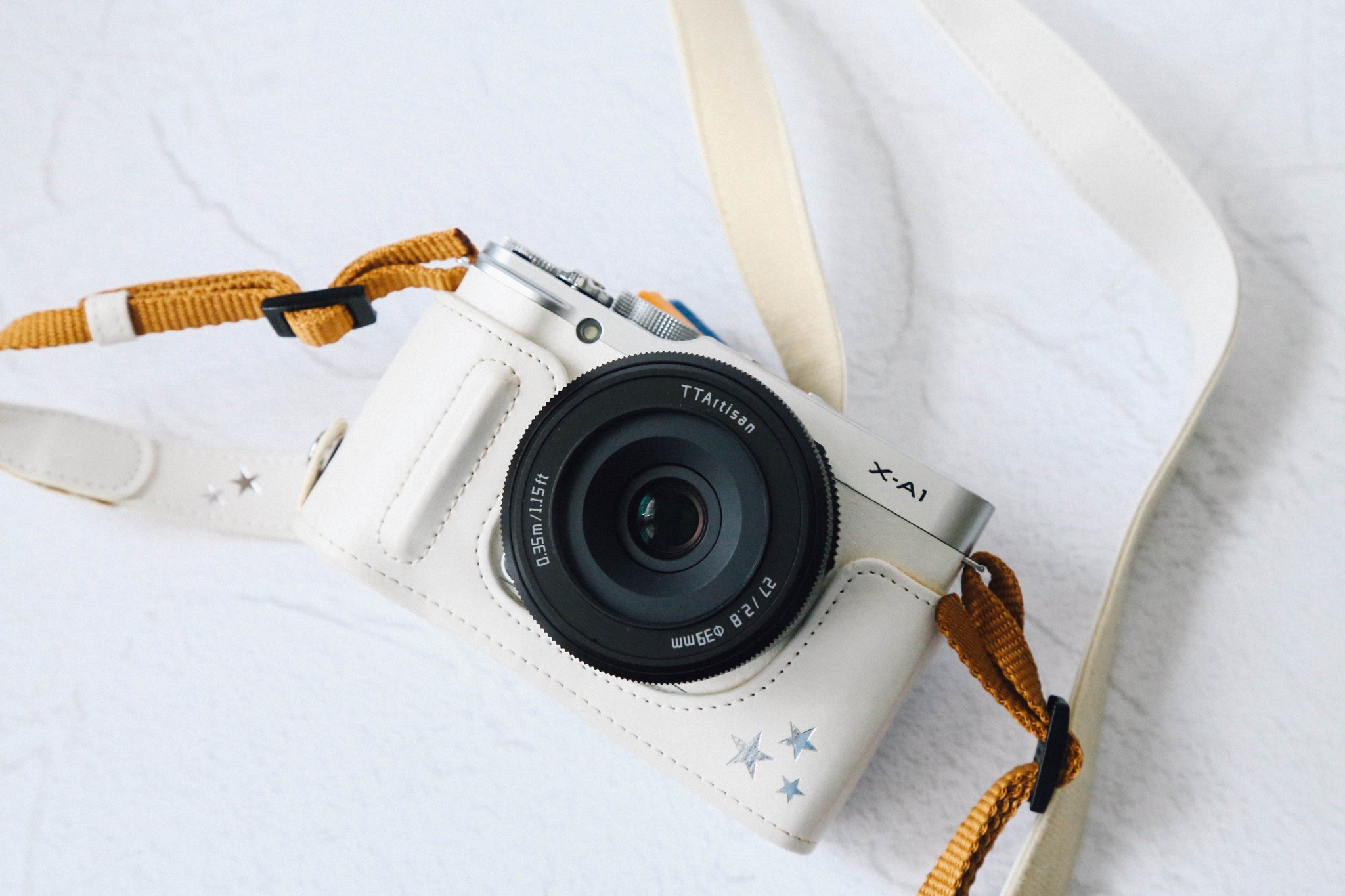 FUJIFILM X-A1【完動品】1000台限定色ホワイト❗️明るいパンケーキ