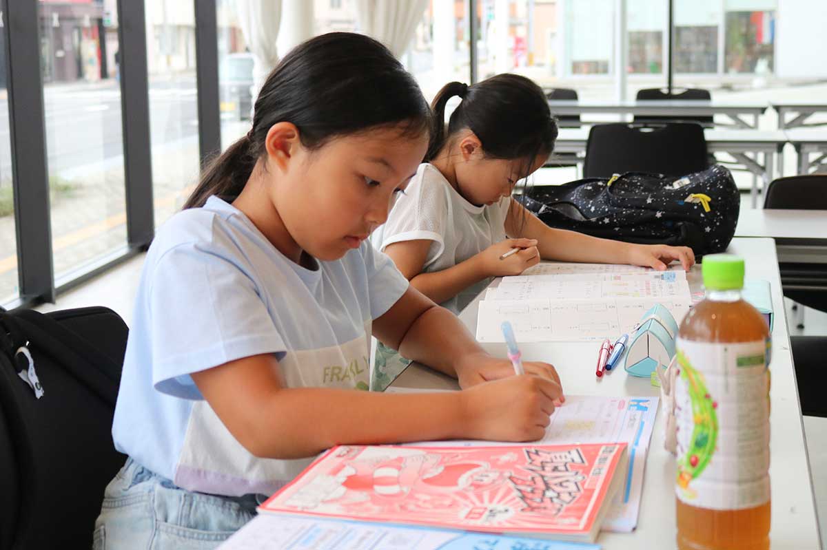 夏休みの宿題 快適環境で一気に進めちゃおう！ 帰りの会には楽しい
