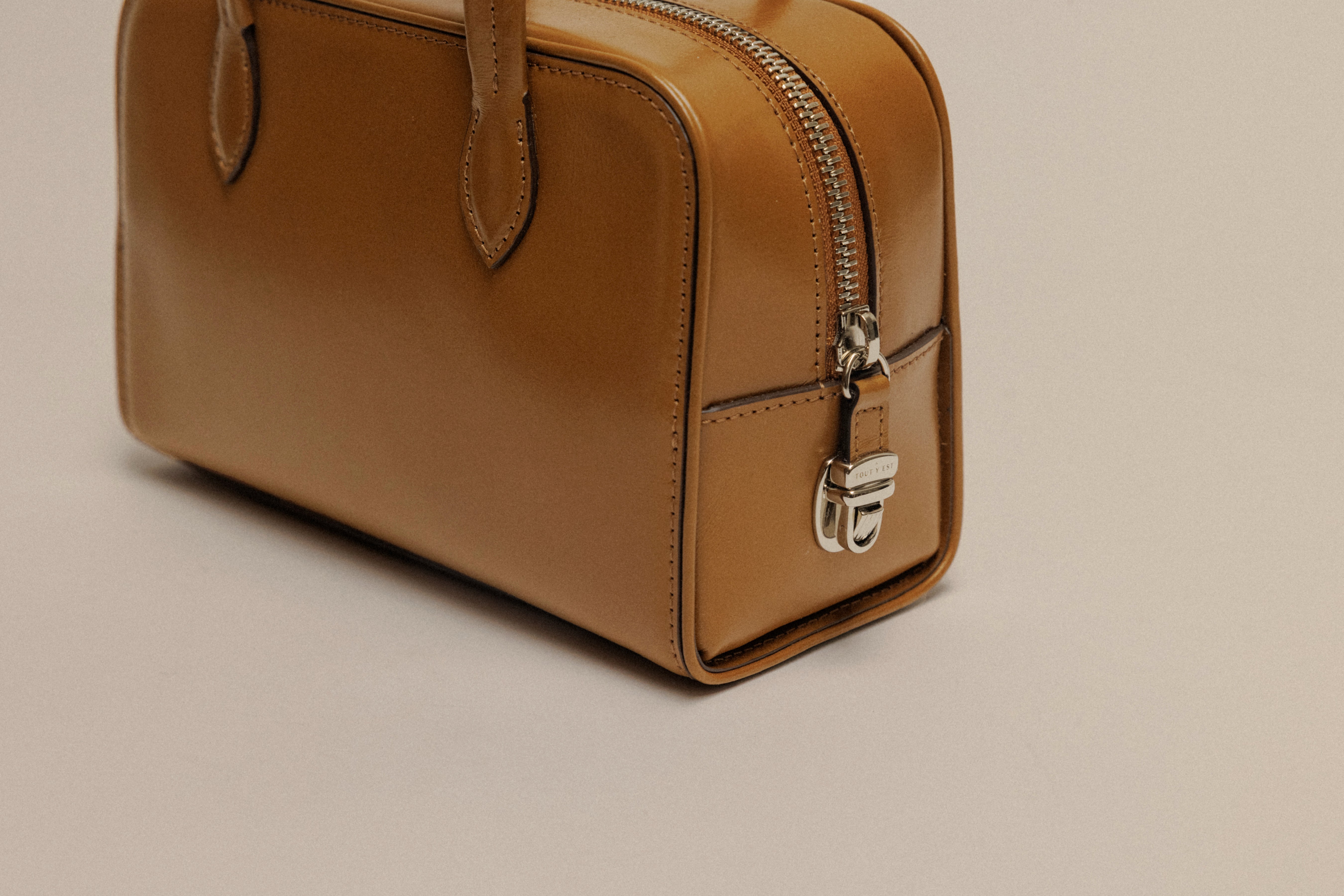 SAC LOQUET MINI CARAMEL – TOUT Y EST EN