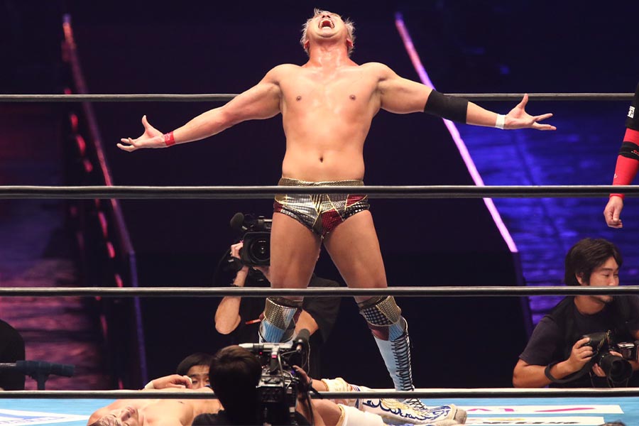 オカダ・カズチカが飯伏幸太の挑戦を退け、IWGPヘビー級王座を防衛