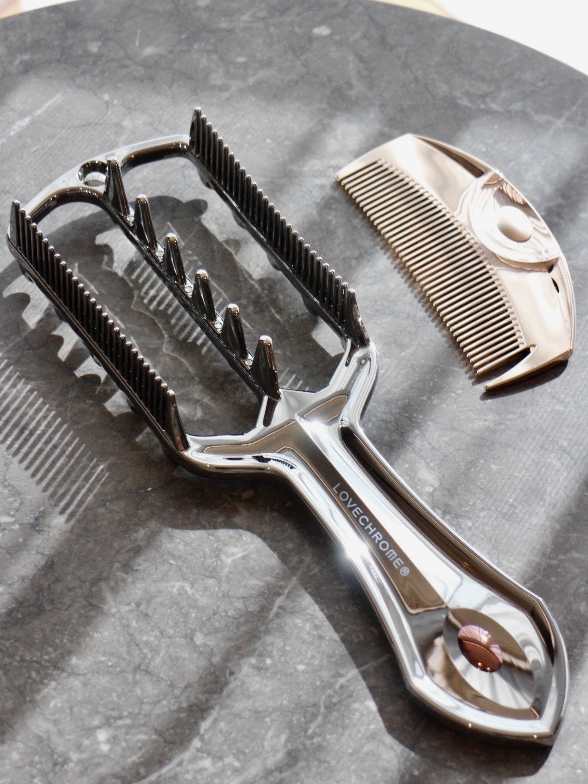 シリーズ史上最上級モデルが登場。【ラブクロム】の新コームで美しい