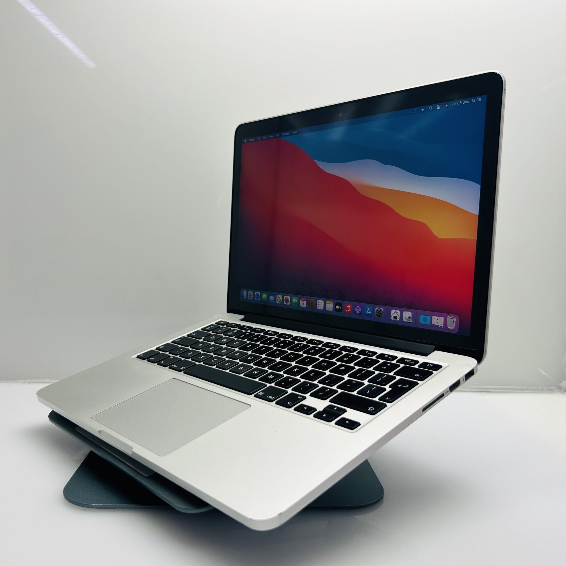 Buy Used Apple MacBook Pro 13-Inch “Core i5” 2.7GHz (Early 2015