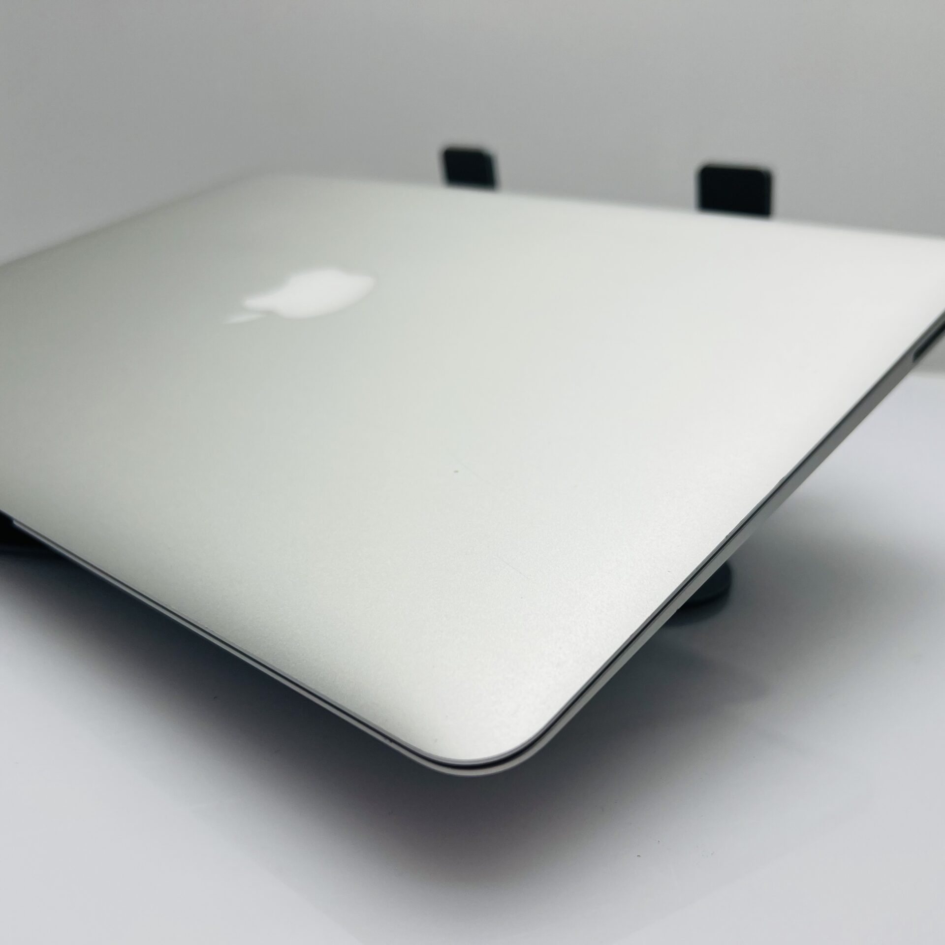 Buy Used Apple MacBook Air 13-inch “Core i5” 1.60GHz (Early 2015