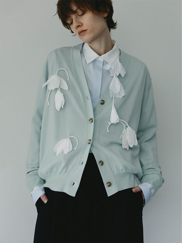 SANTEフラワーモチーフVネックニットカーディガン(F GREY): トップス