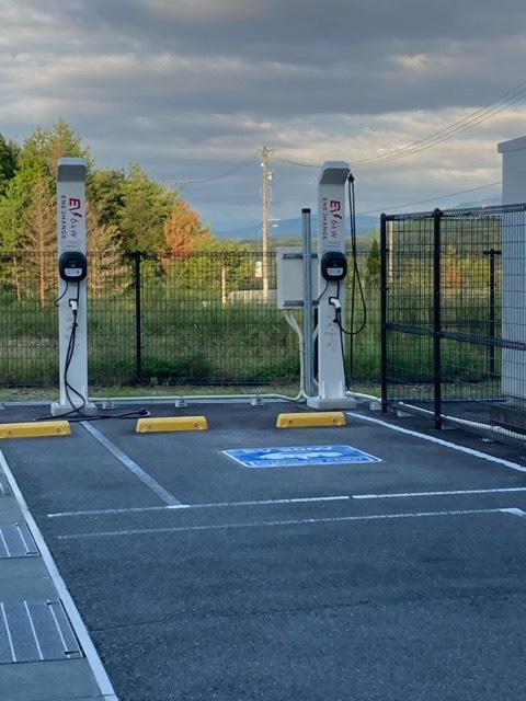 土岐プレミアム・アウトレット エネチェンジ (土岐市)電気自動車の充電