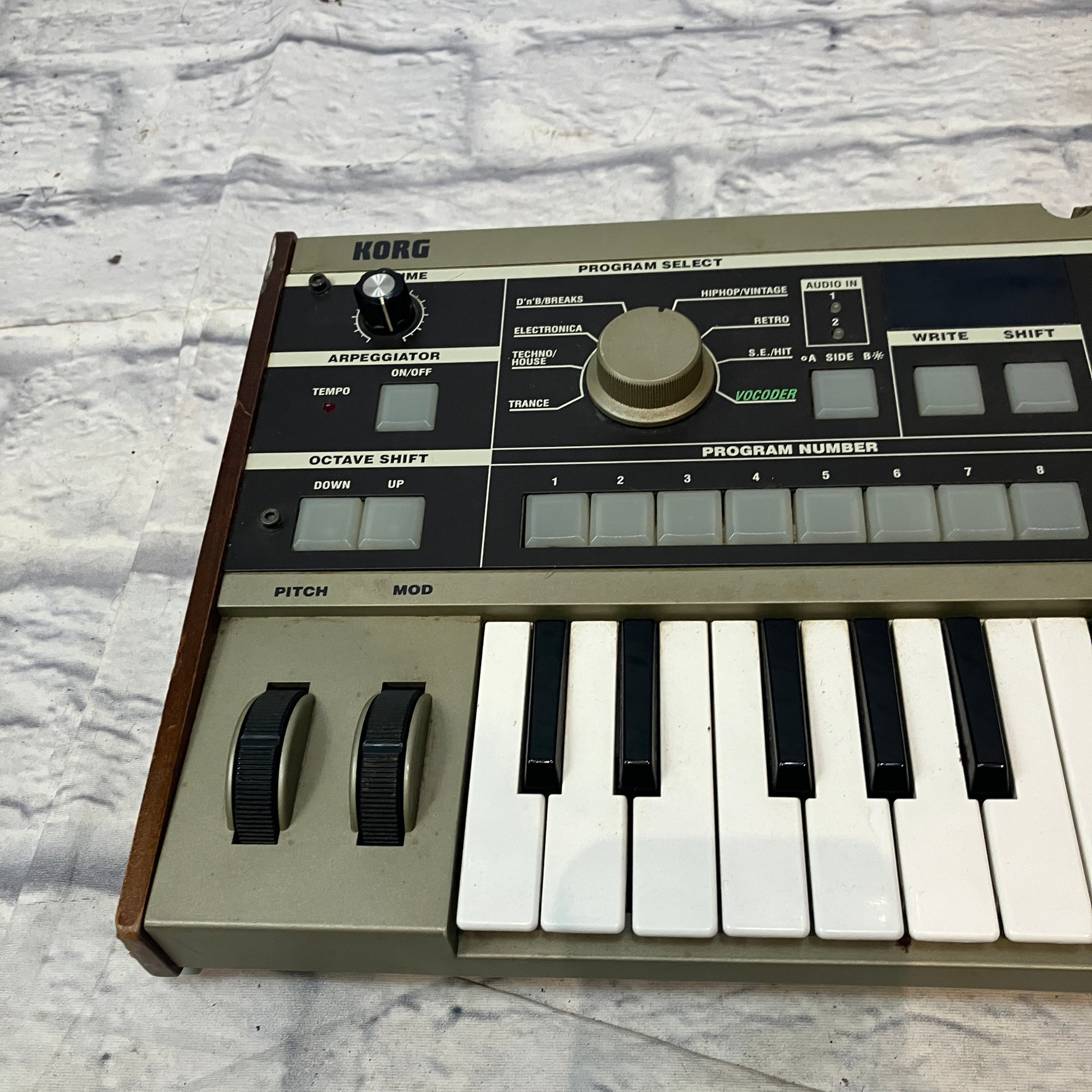 Korg microKORG 37-Key Synthesizer/Vocoder - Evolution Music