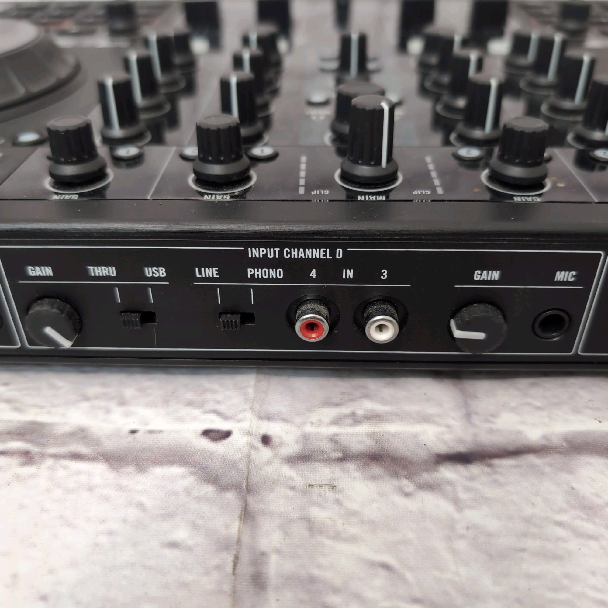 Native Instruments Traktor Kontrol S4 MK1 - Evolution Music