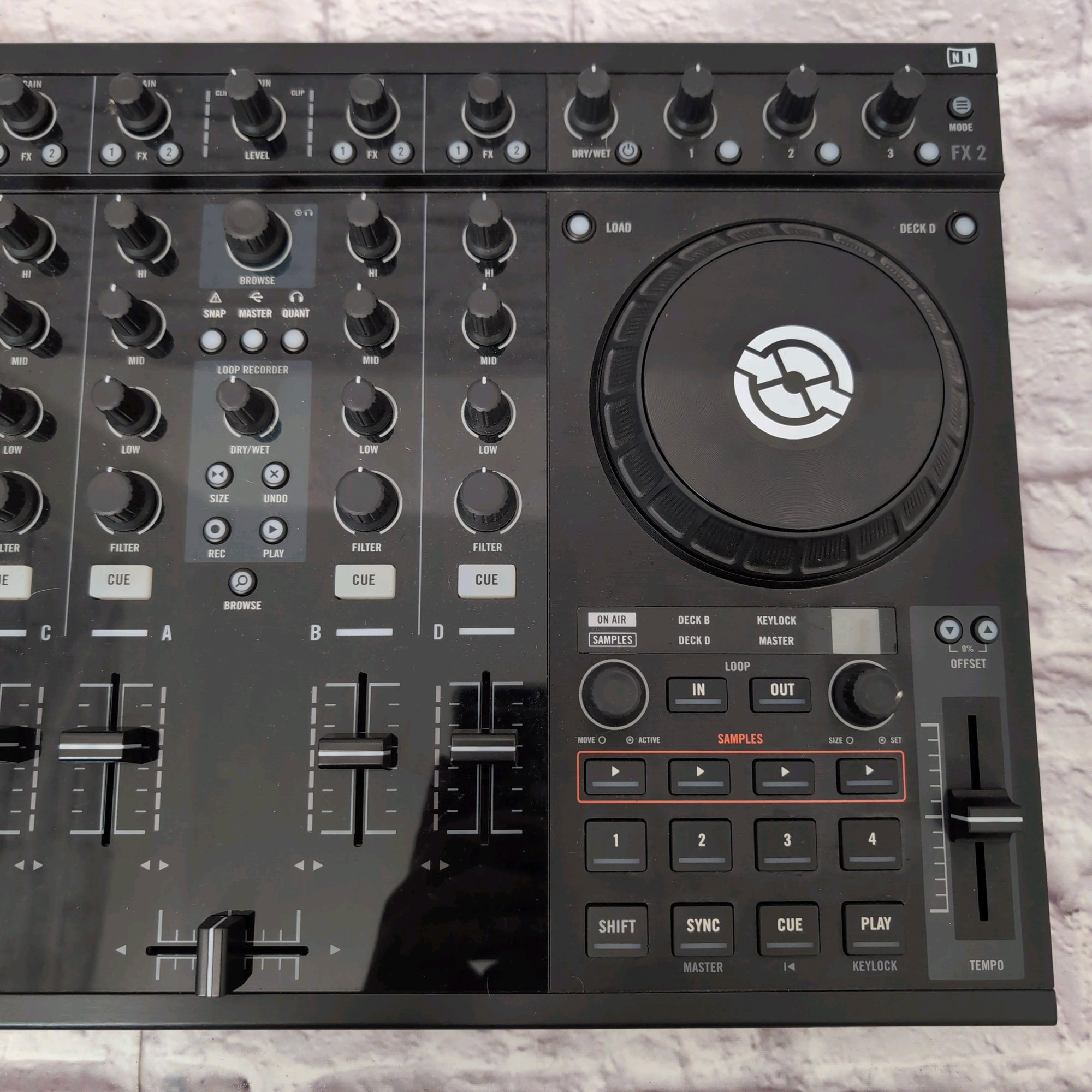 Native Instruments Traktor Kontrol S4 MK1 - Evolution Music
