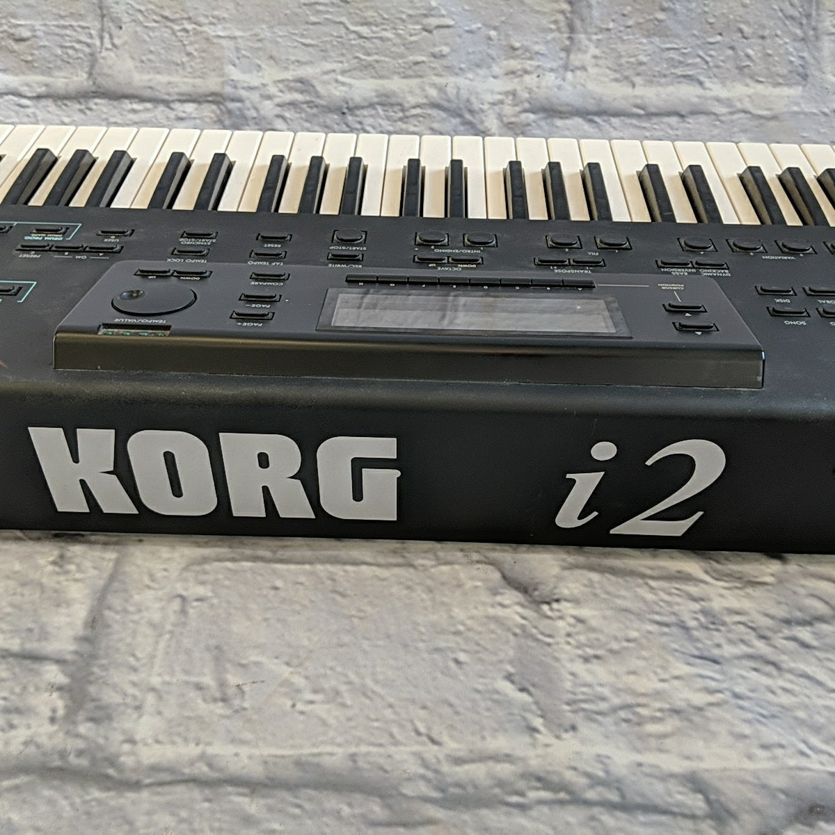 Korg i2 Synthesizer 61-Key Music Workstation - Evolution Music