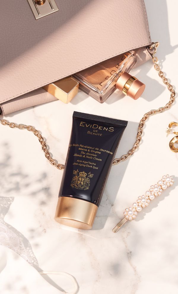 ル ソワン エクラ レジェネラン マン＆オングル | EviDenS de Beauté