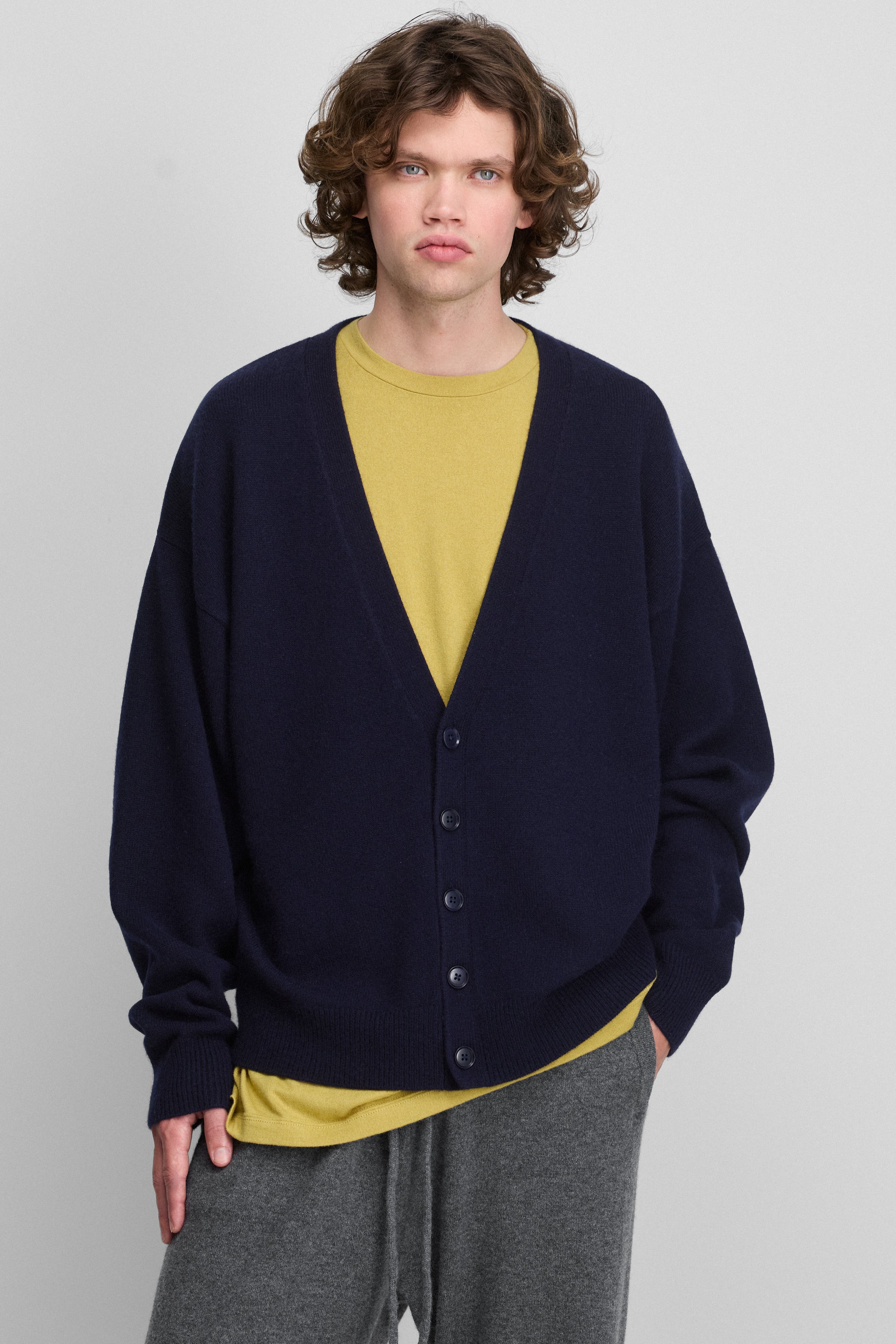 extreme cashmere v-neck button cardigan – 459 jonah – extreme