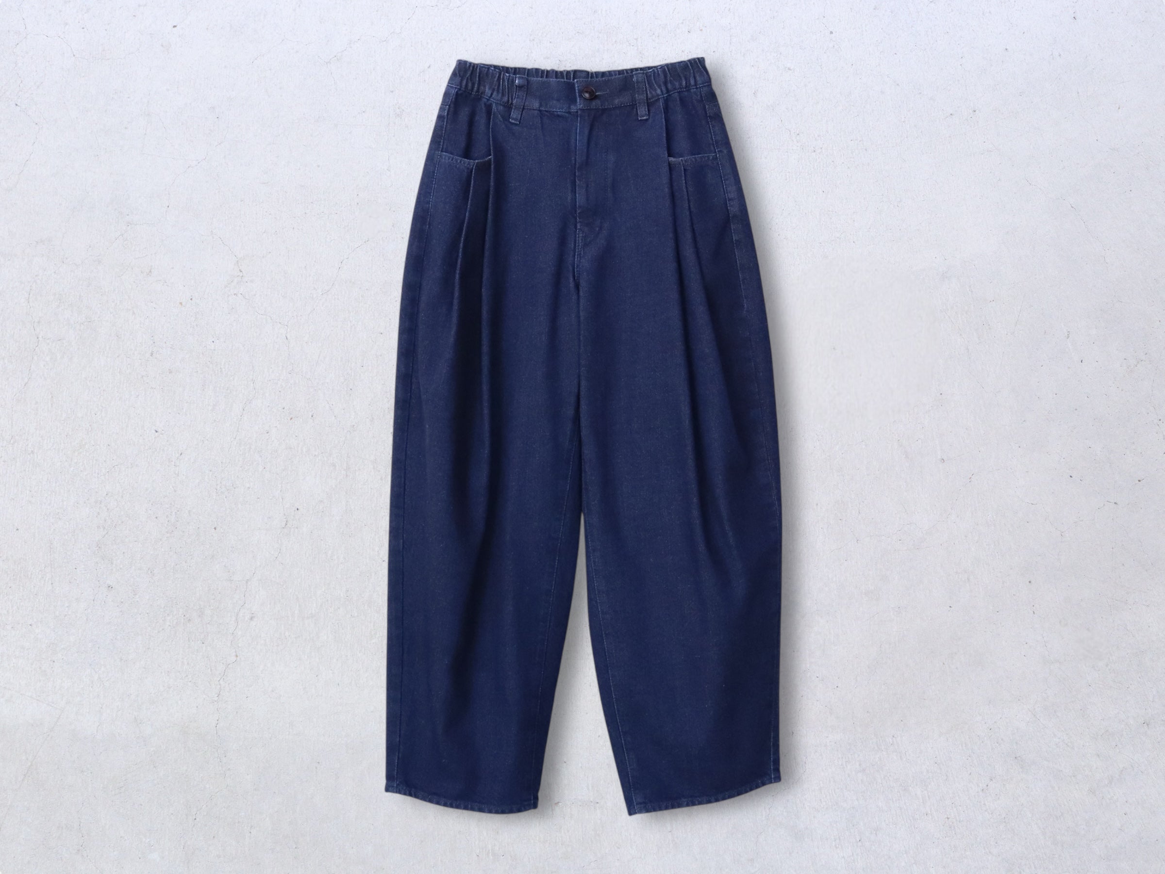 綿デニム(インディゴ) オーバータックパンツ – factory