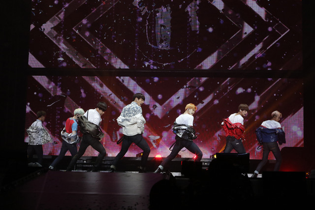 Picture/Media] BTS at 2015 BTS LIVE 花様年華 on stage ～Japan
