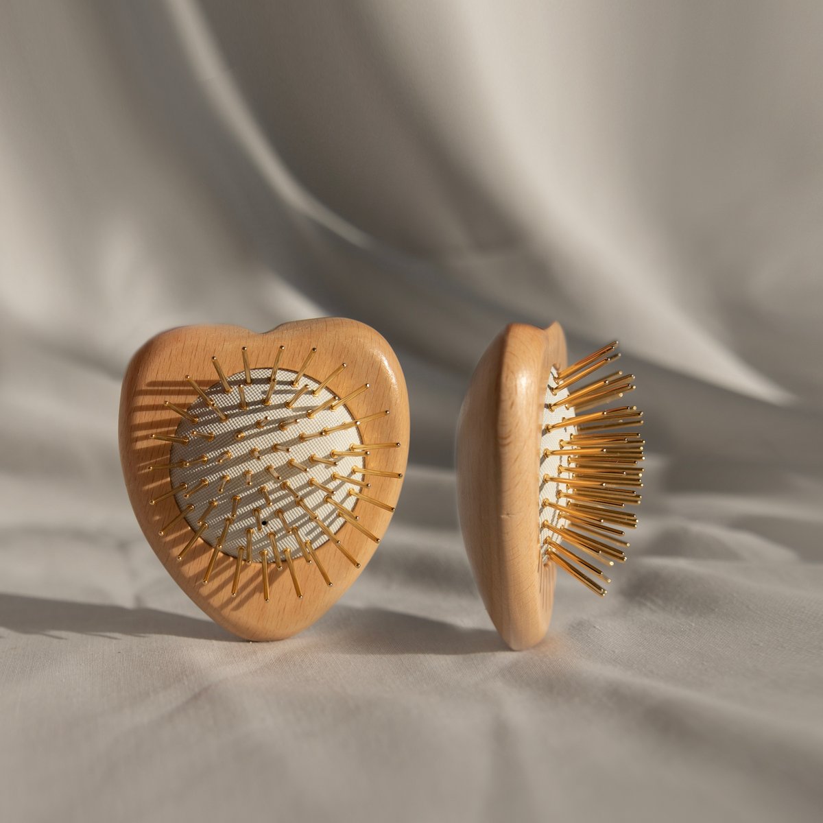 スノー フォックス スキンケアの人気ヘアブラシがミニサイズに 台湾の