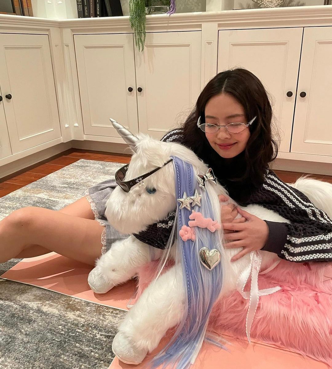 ジェントルモンスターとBLACKPINKジェニーがコラボ、インスタグラムで