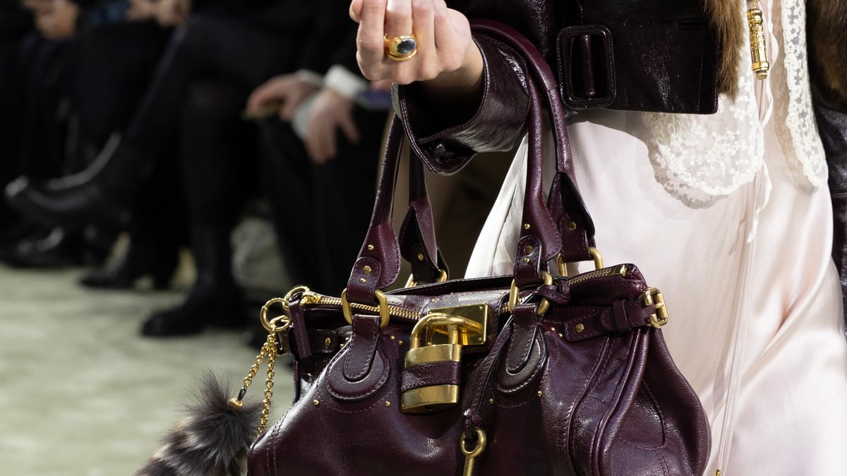 クロエの「パディントン」バッグが20年ぶりに復活 パリコレに登場