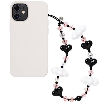 BLACKPINKやNewJeansが愛用する携帯ストラップ「ストリング ティング