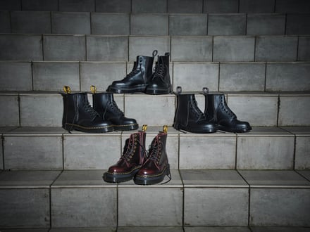 ドクターマーチンが定番モデル「THE 1460 BOOT」にサイドジップを採用