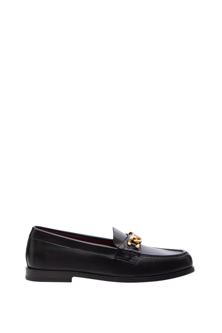 ヴァレンティノが「Vロゴチェーン」をあしらった新作発売 バッグや