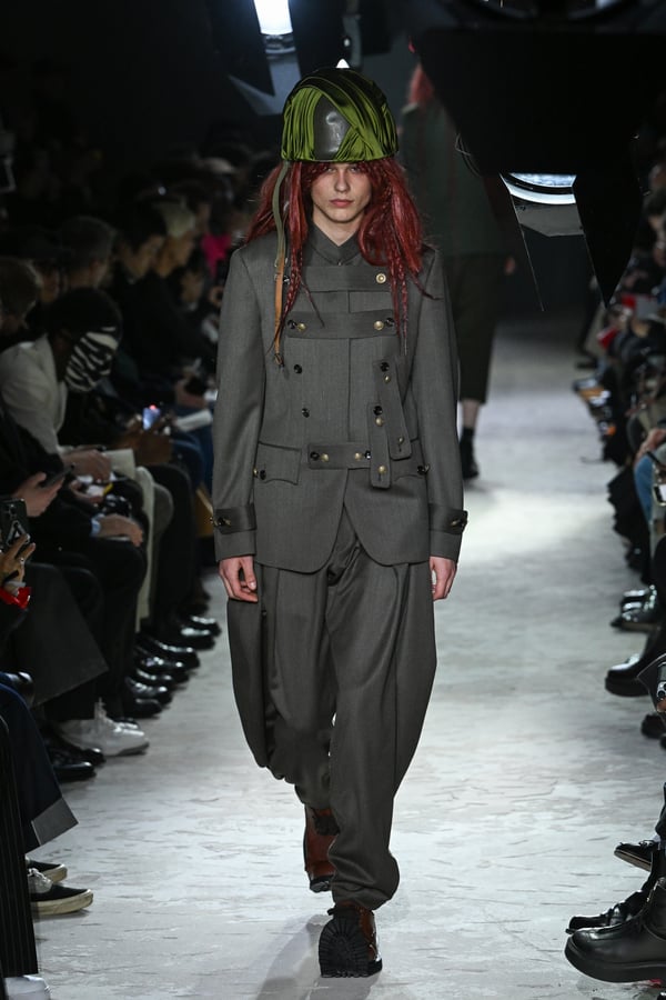 COMME des GARÇONS HOMME PLUS 2025年秋冬コレクション | パリ | 画像