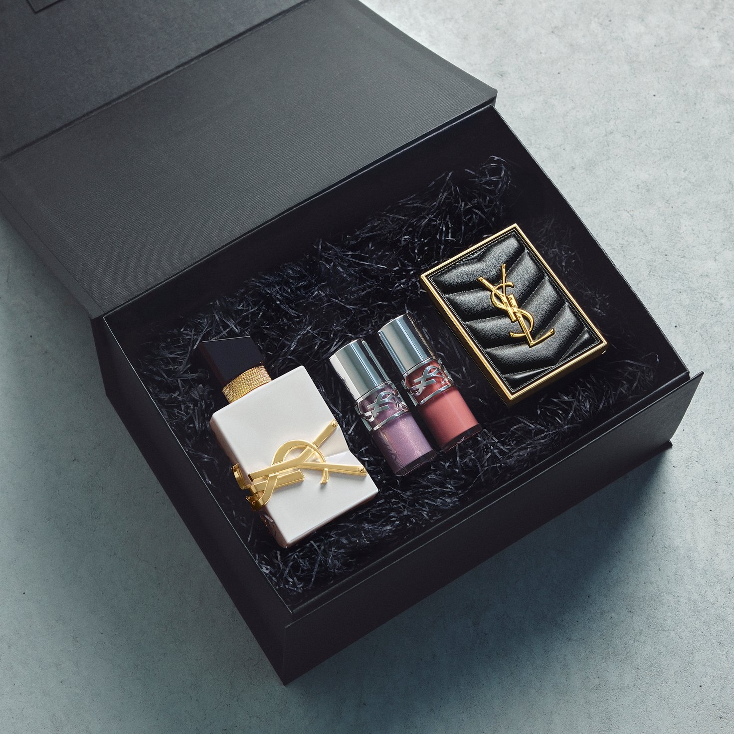 平野紫耀が贈るYSLホリデー 「大切なあなたへ」特別なギフトを