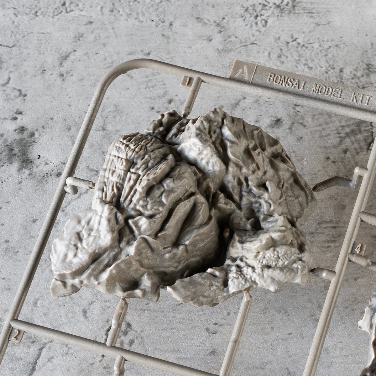 盆栽のプラモデルが登場、ネイバーフッド SRLとバンダイがコラボで製作