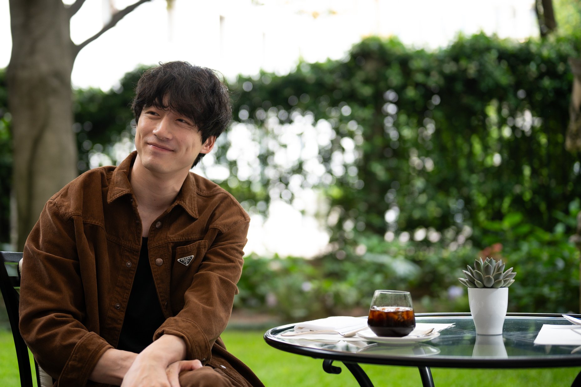 坂口健太郎とプラダの特別な1日に密着 ミラノで2025年春夏メンズ