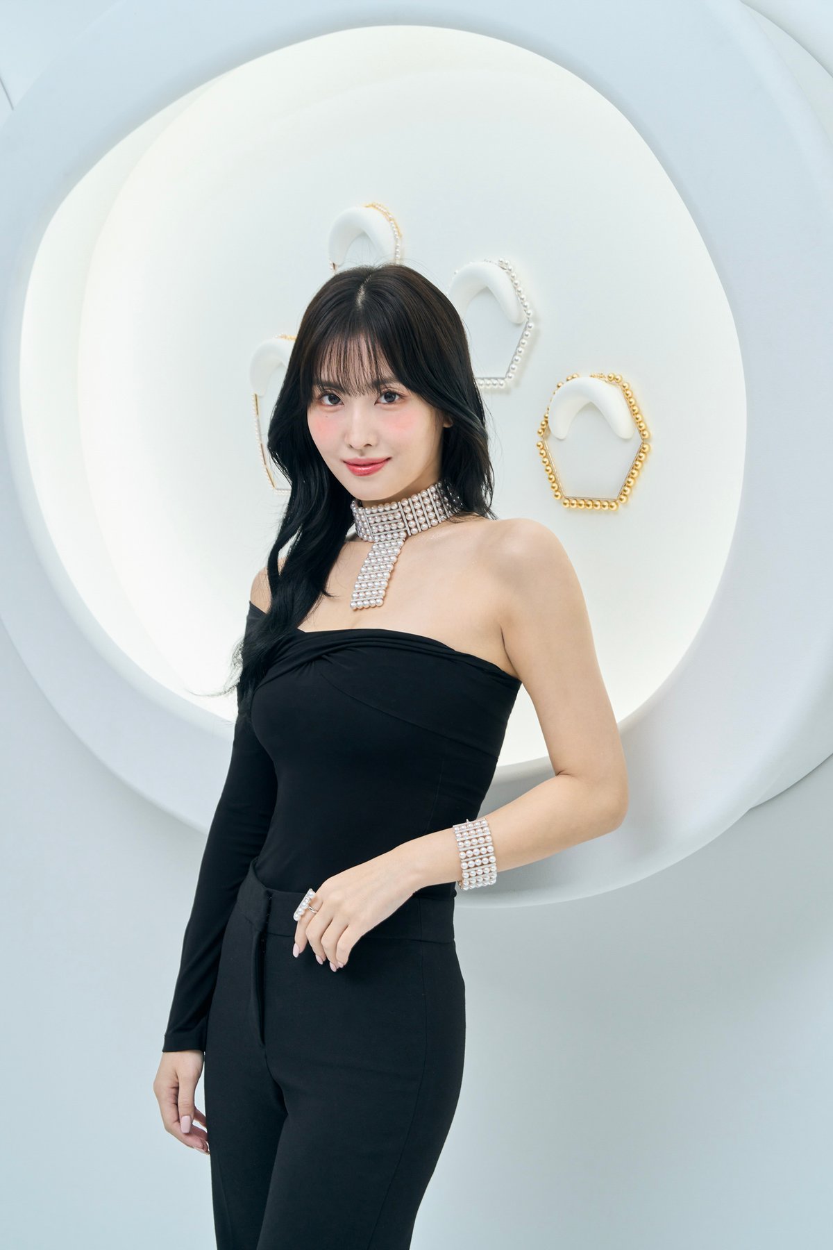 TASAKIが70周年を記念したエキシビションを開催 TWICE MOMOら豪華