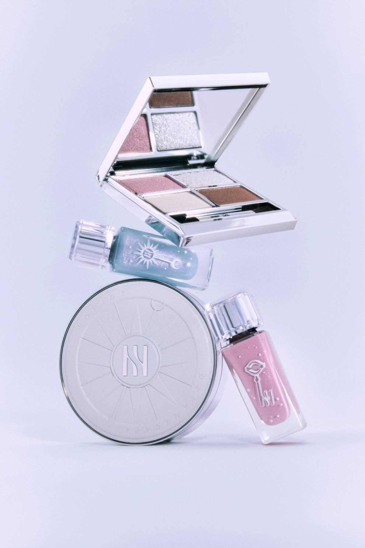 2024年クリスマスコフレ】ヘラ：きらめくグリッターパレットや儚げな