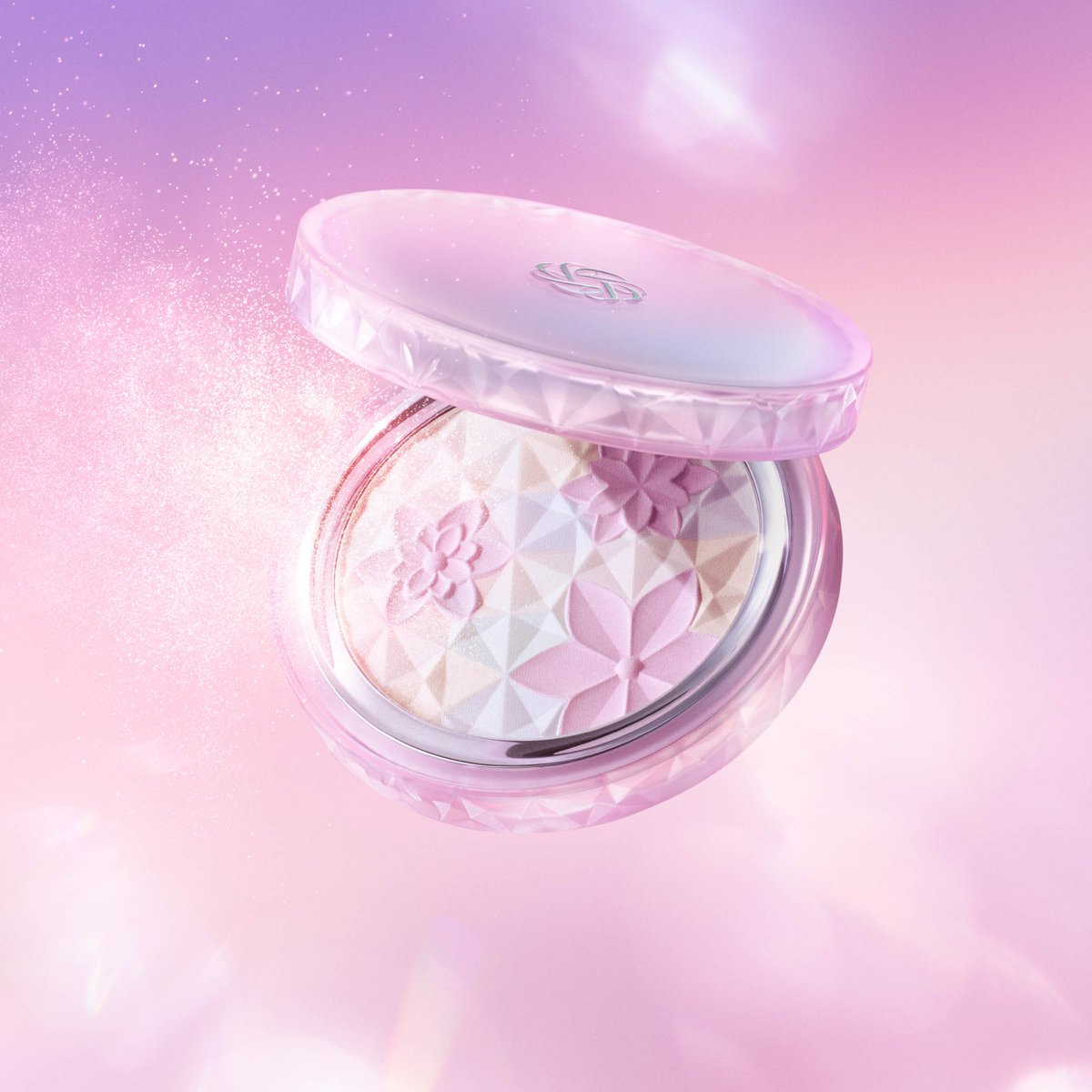 コスメデコルテ」の人気フェイスパウダーから上品なツヤと透明感を