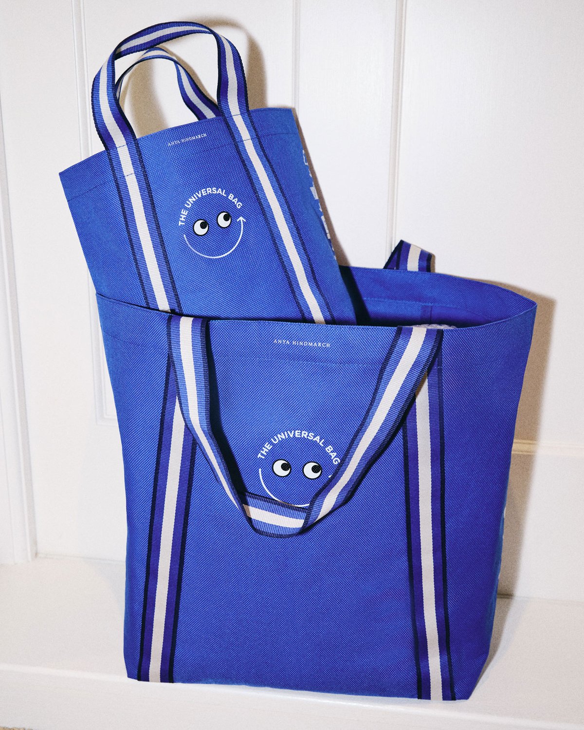 アニヤ ハインドマーチが新作「The Universal Bag」を発売 英国の