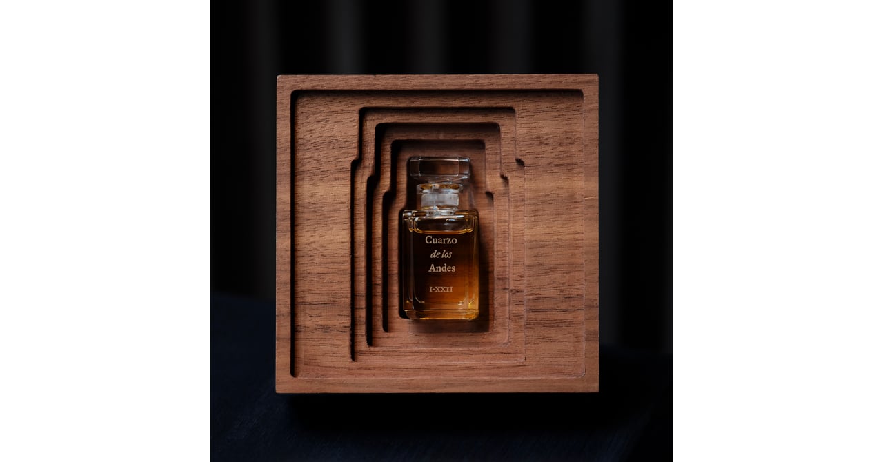 フエギア 1833」が濃度100％フレグランスエッセンス「プーラ