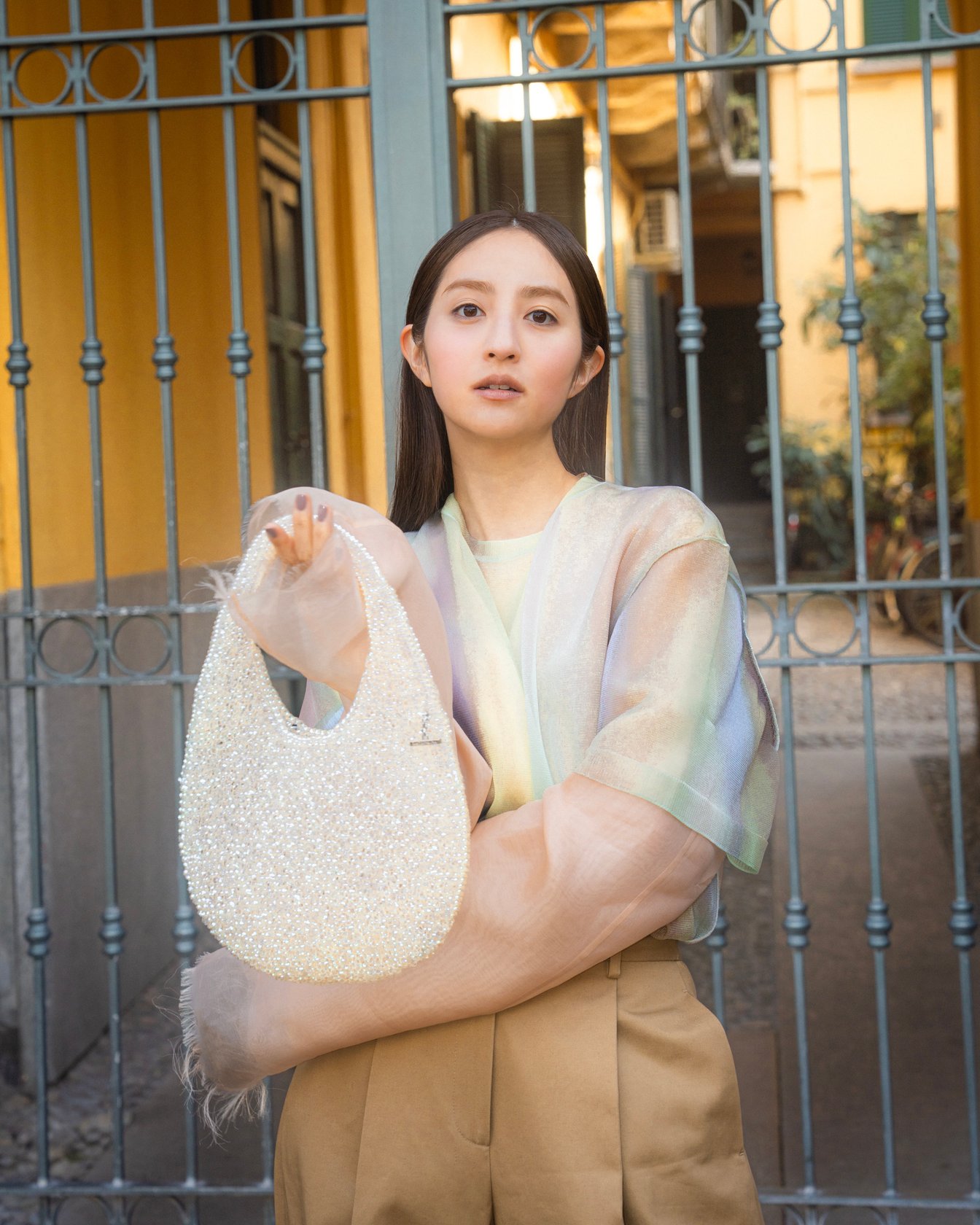 anteprima-12-cc07cc68-8461-