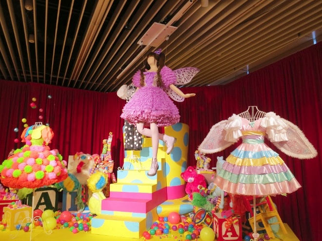 仕掛け満載 きゃりーぱみゅぱみゅ初の衣装展が公開