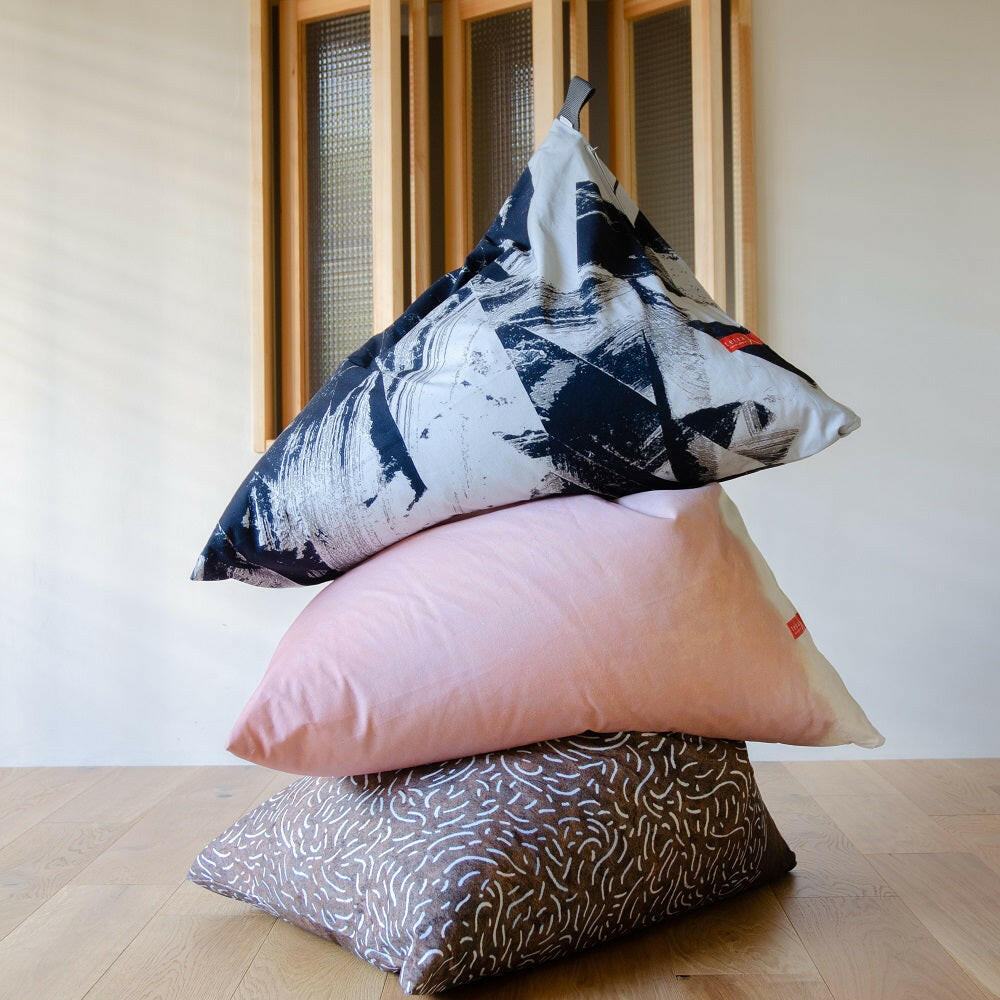 ビーズクッション | tetra テトラ |日本製 | 天然素材 | 高橋梓