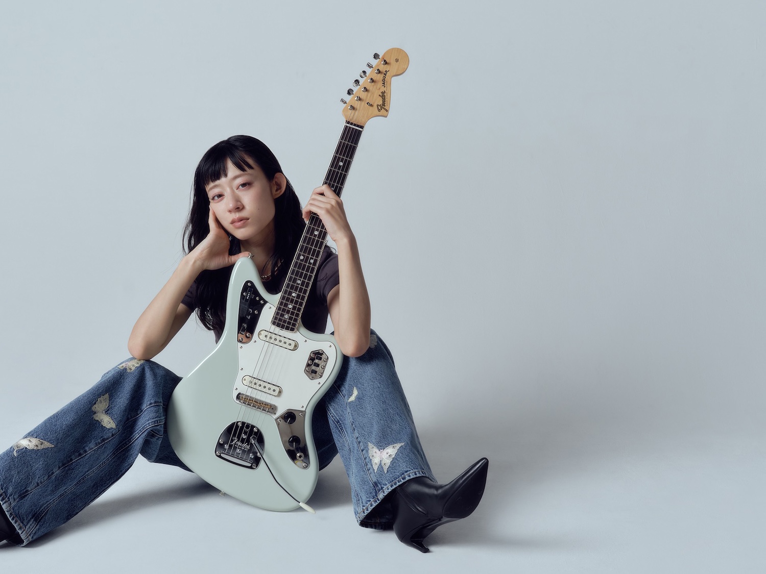 羊文学・塩塚モエカ、初のFenderシグネイチャーギター「Moeka