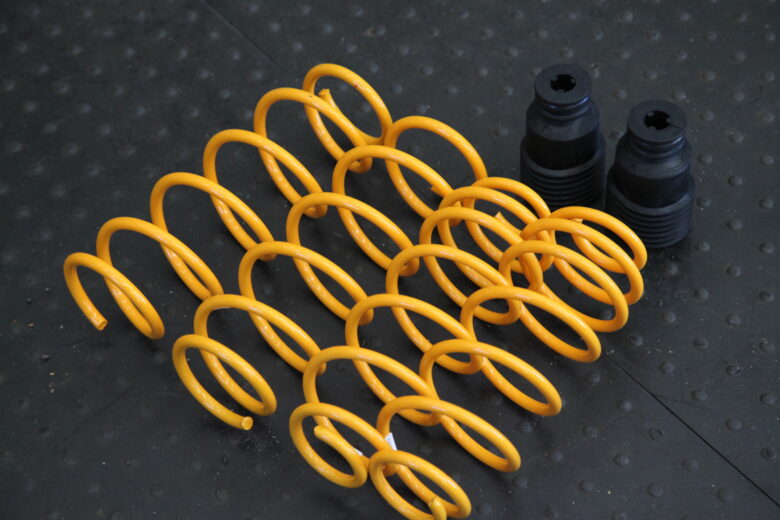 N-ONE JG3 ZOOMダウンサス取り付けと四輪アライメント - カー用品持込