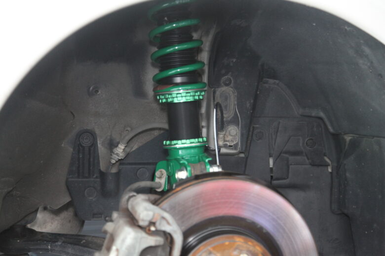 レガシィ BL5 TEIN車高調取り付けと四輪アライメント - カー用品持込