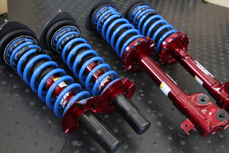 フィット GE8 ショーワサスペンションキット取り付け 四輪アライメント