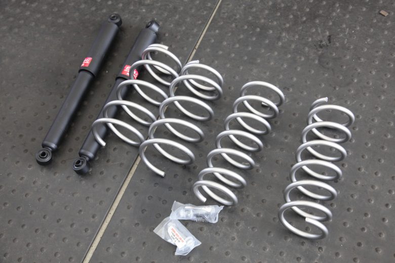 エブリイ DA17V FAFスプリング交換 四輪アライメント調整 - カー用品持