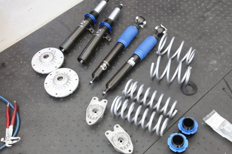 BMW F30 3D Design車高調取り付けと四輪アライメント - カー用品持込