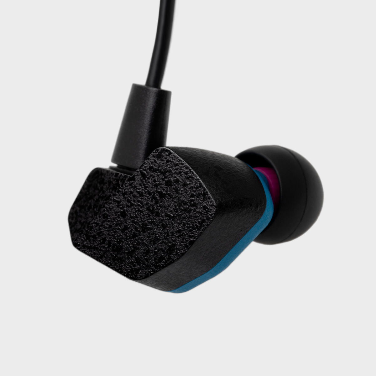 251205_A2000_TH_1200x1200_crop