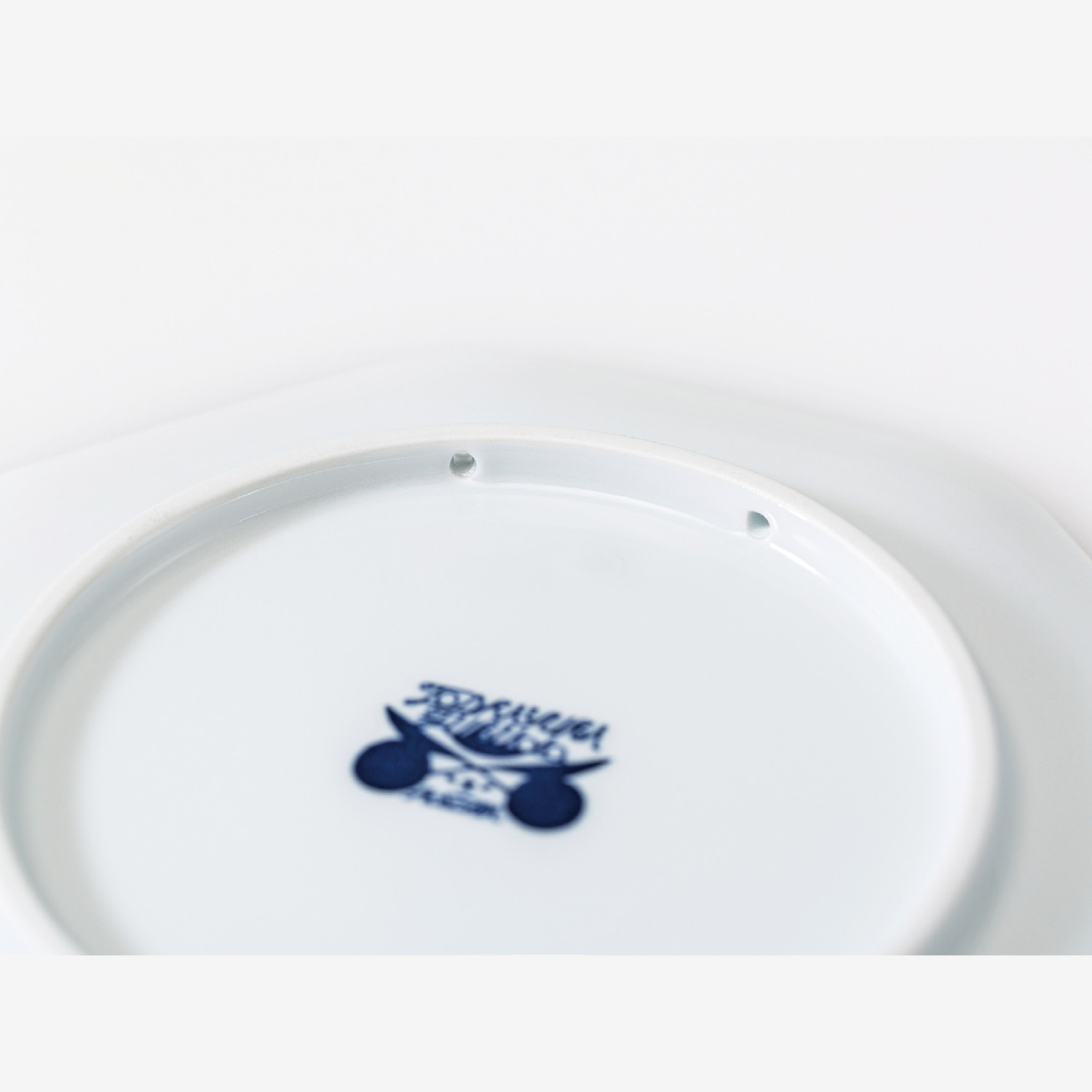 企画アイテム｜福田利之×波佐見 イヤープレート 2025年｜西海陶器