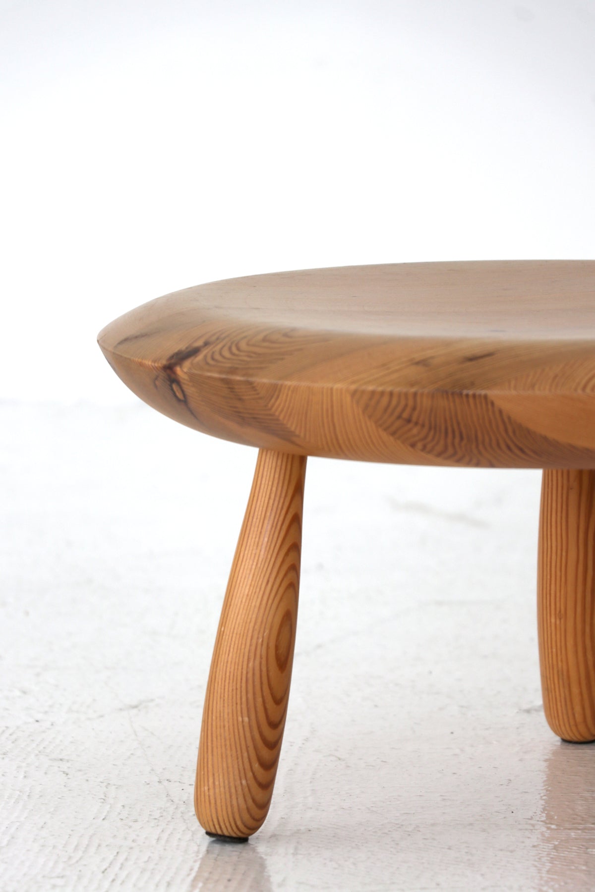 Side table / IKEA – FILM