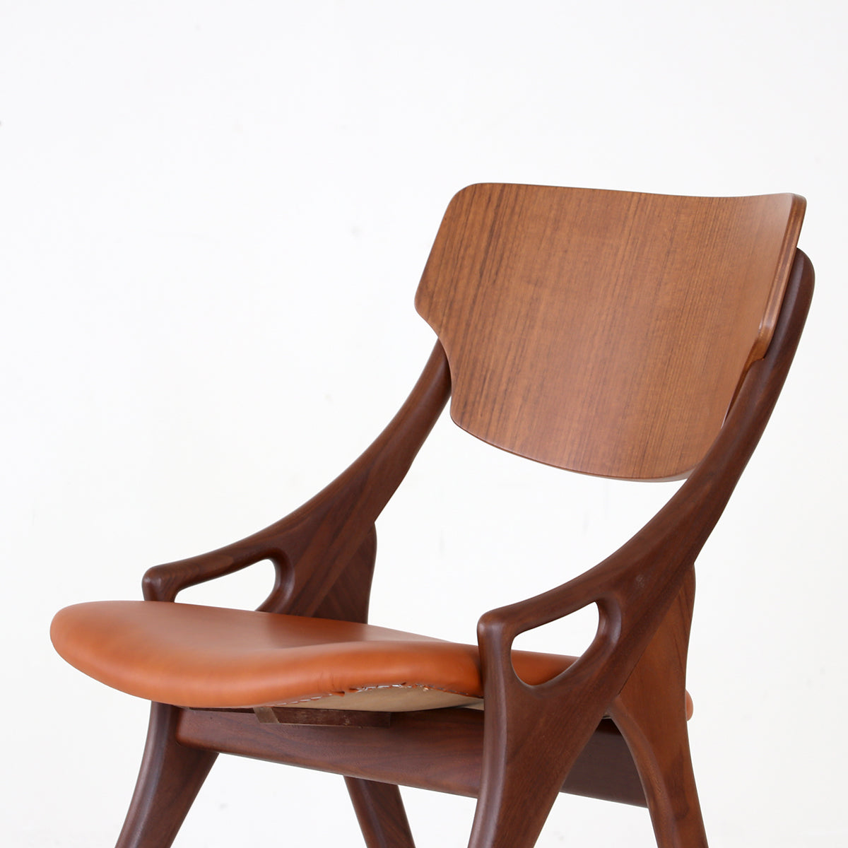 Dining chair / Arne Hovmand Olsen – FILM