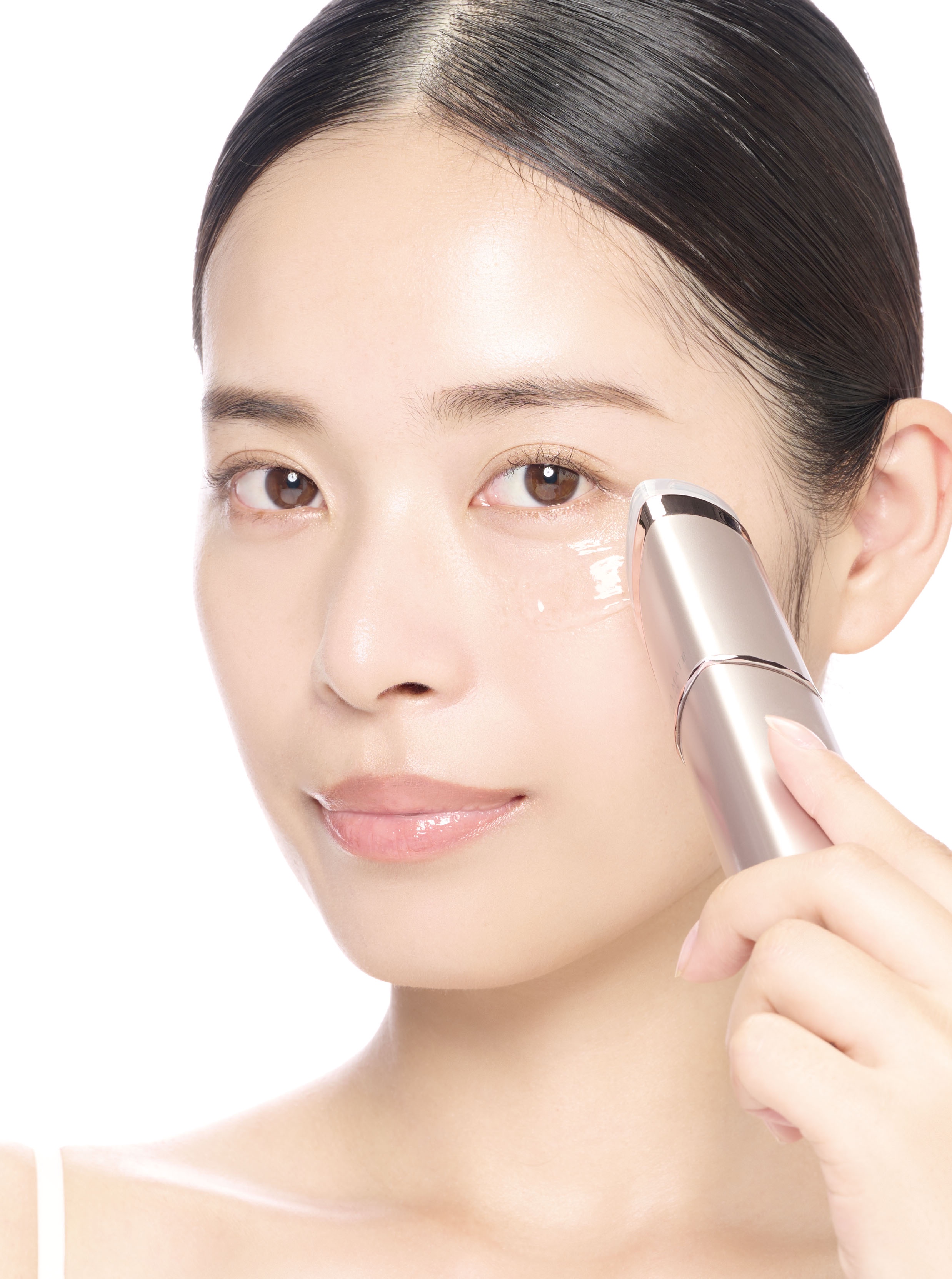 美顔器のパワーをサポート！ご自宅で本格ケアが叶うエイジングケア*1