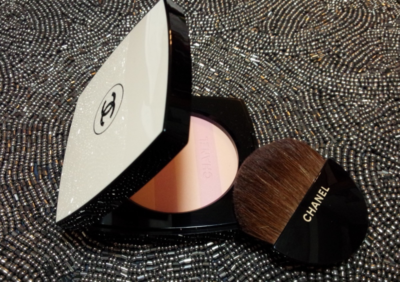 シャネル / レ ベージュ アーモニー プードゥル ベル ミン