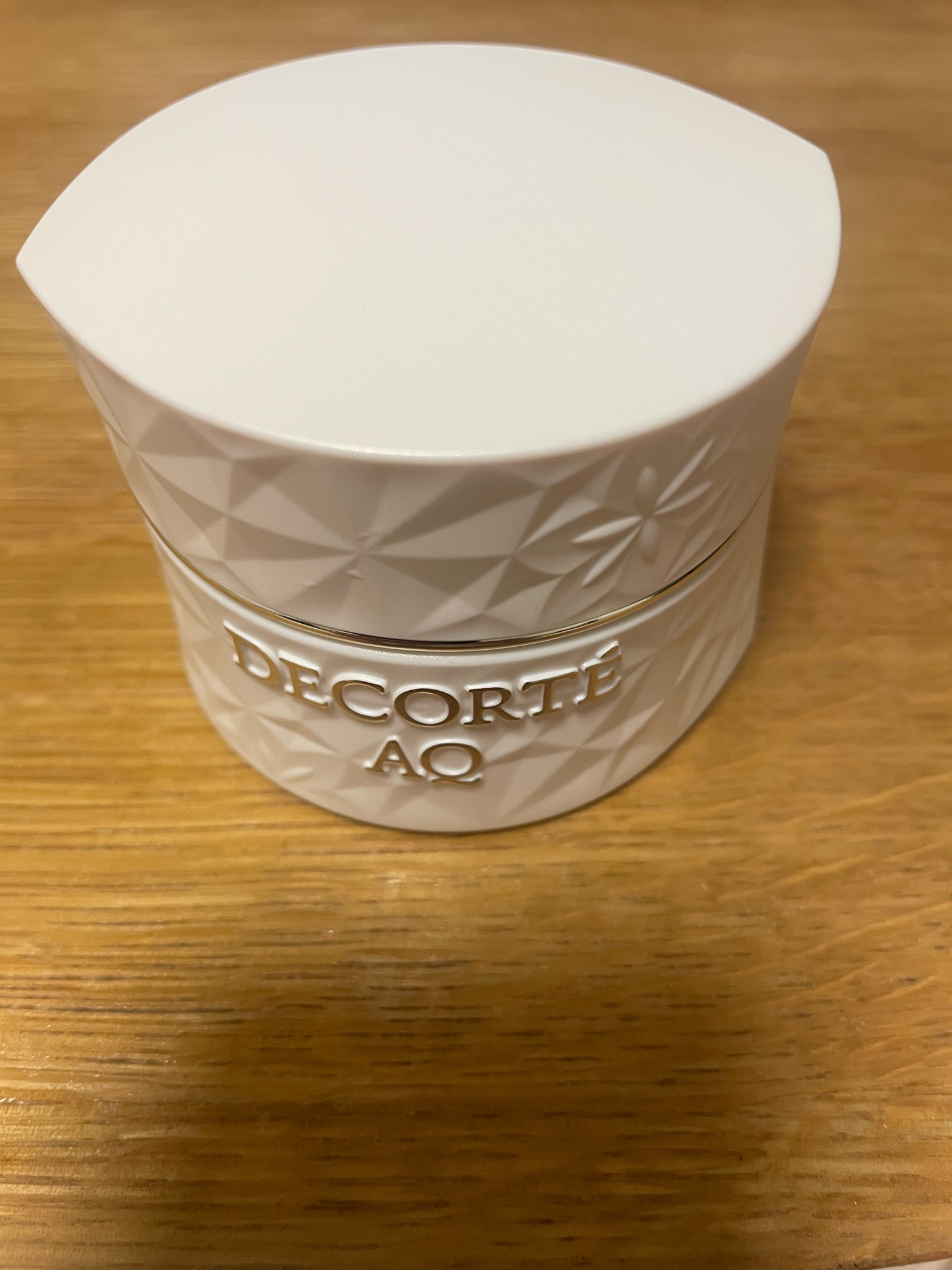 コスメデコルテ / AQ コンセントレイト ネッククリームのQ&A一覧｜美容